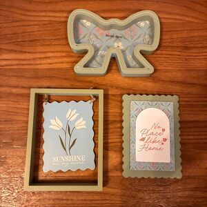 Green & Blue 3 Piece Set Of Floral Decorations. Hanging Sign, Block, Money Bank